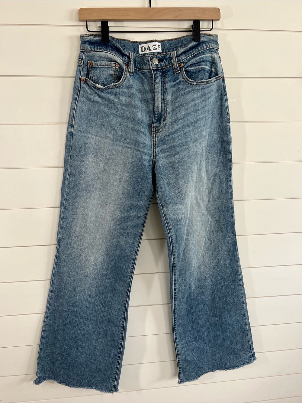 DAZE Just Right Far Out High Rise Wide Leg Flare Jeans Raw Hem Women’s 28